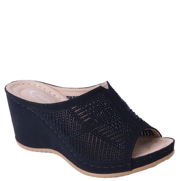 3 Left! Italina White Comfort Embellished Platform Wedge Sandal 10 - Picture 4 of 6